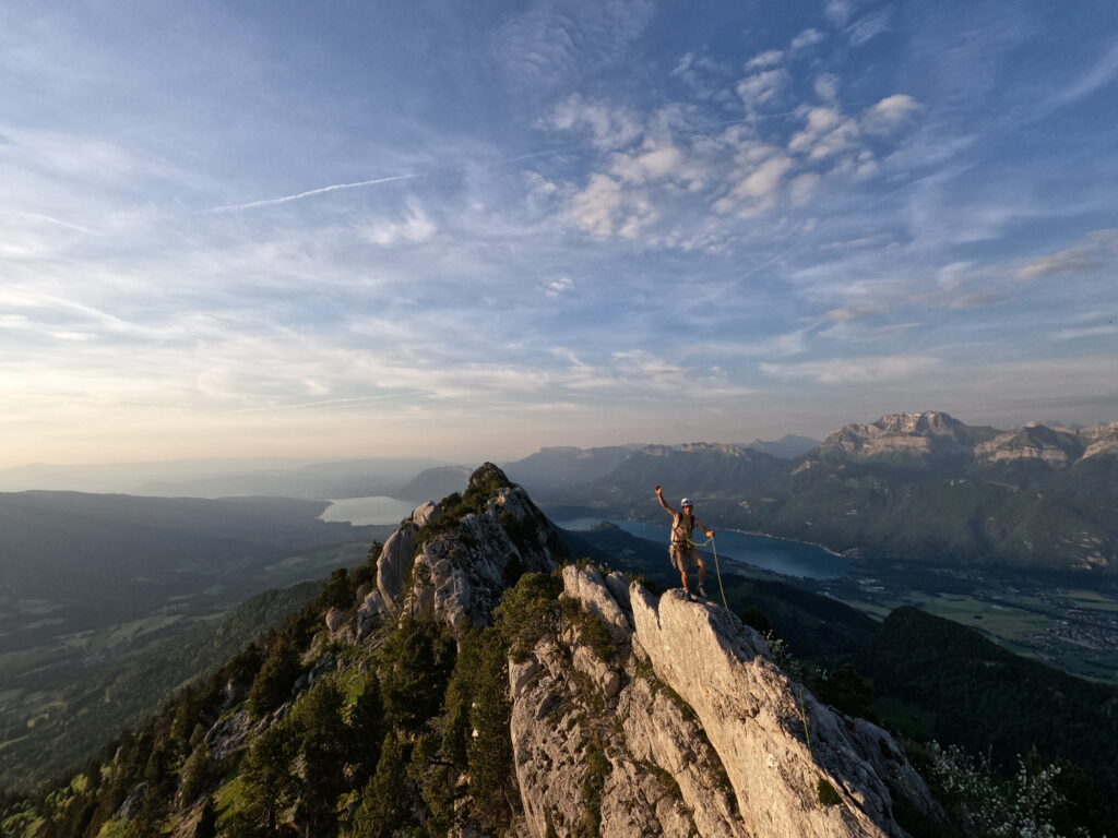 Alpinisme rocheux - Arête sud du Roc des Boeufs - Bauges