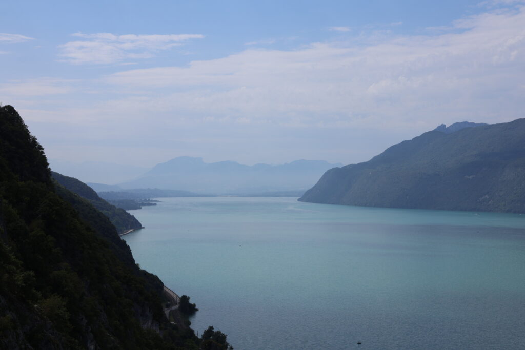 Escalade grande voie - Lac du Bourget - De l'eau et du gaz à tous les étages