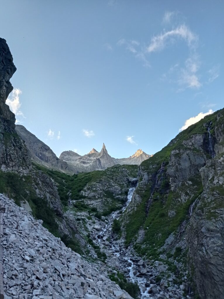 Escalade grande voie granit - Aiguille Dibonna - Visite Obligatoire - Oisans