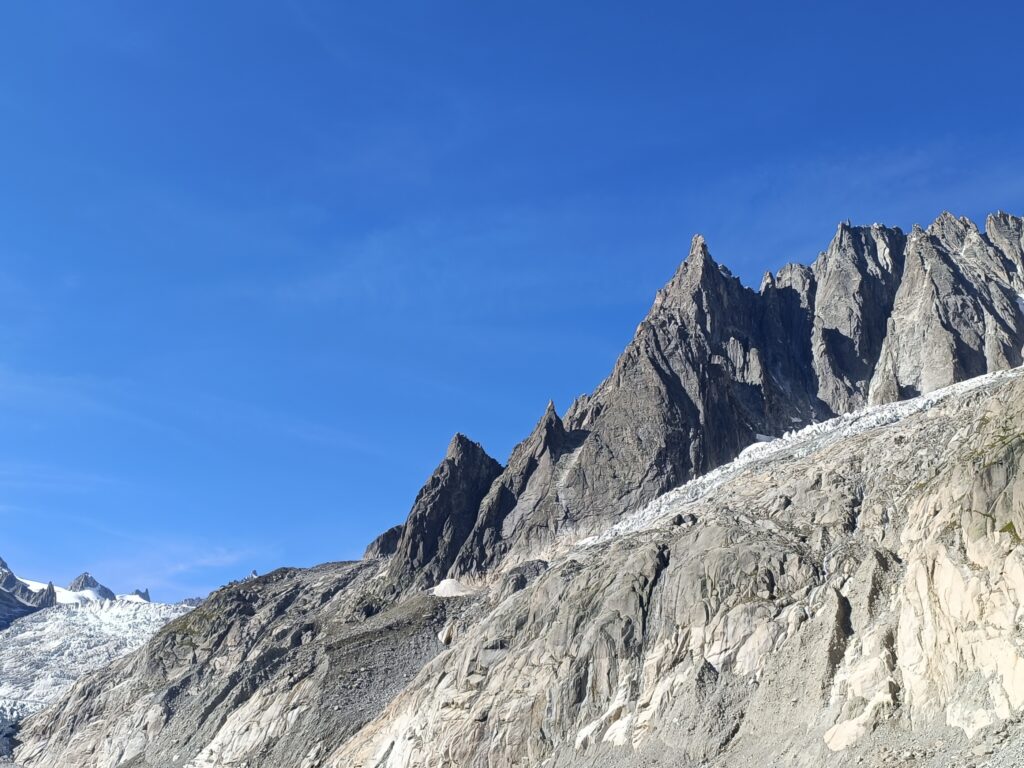 Mountaineering - Mont Blanc - Dent du Requin (3422 m)